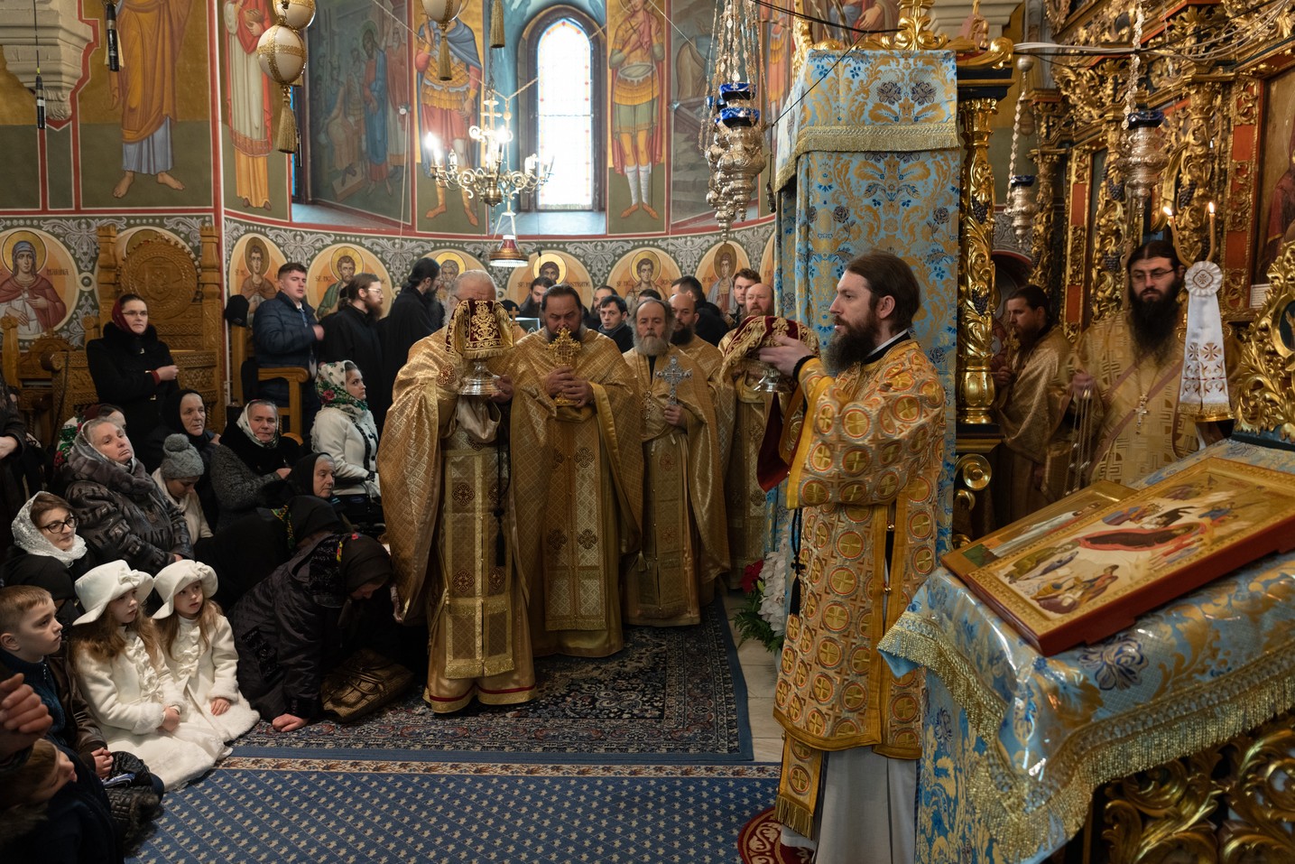 Slujiri arhierești în zilele de Crăciun, în Arhiepiscopia Sucevei și Rădăuților