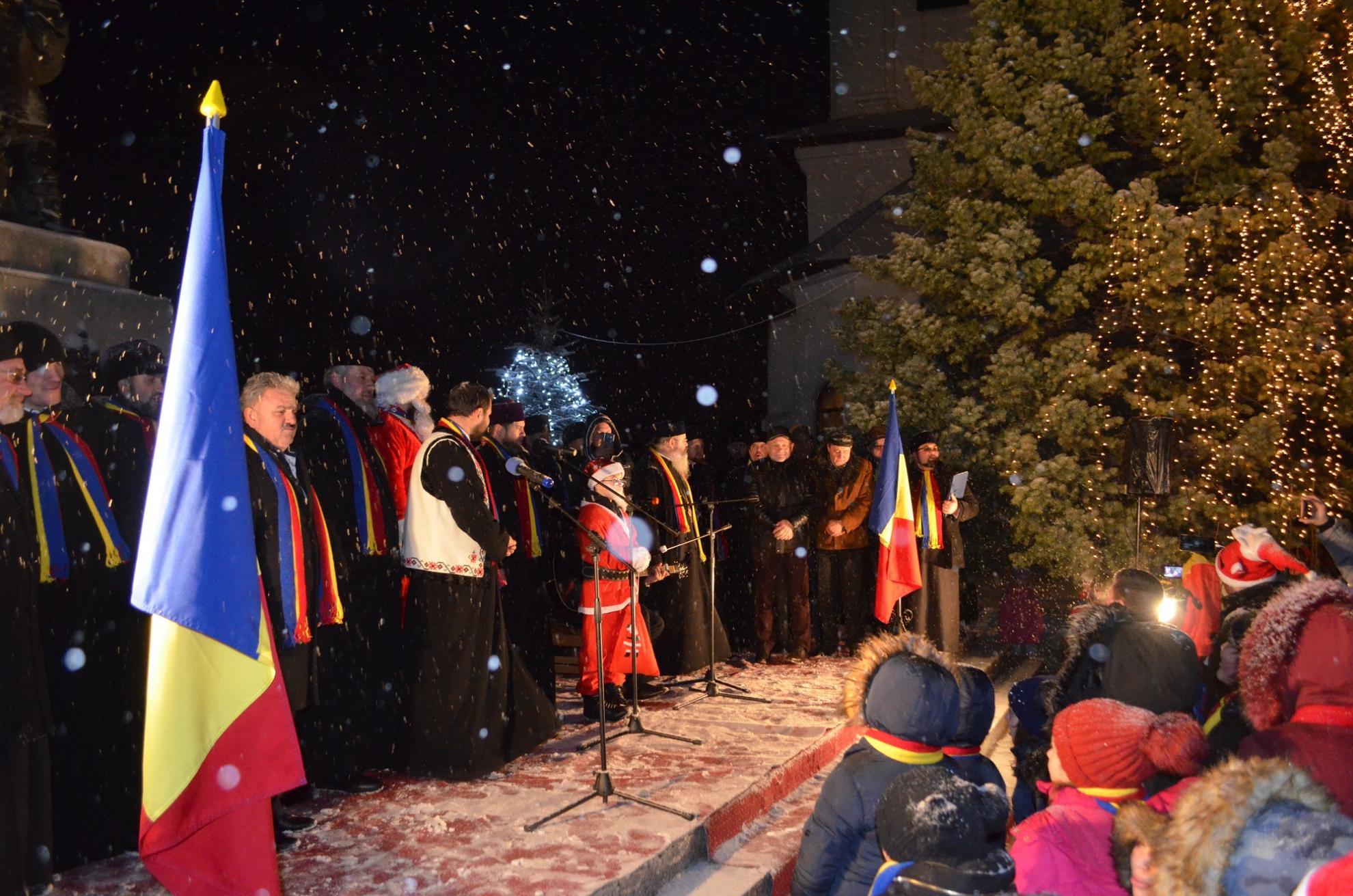 Peste 1400 de copii au primit daruri din partea Episcopiei Hușilor