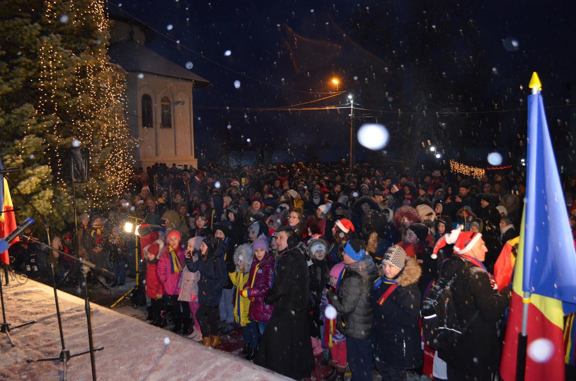 Peste 1400 de copii au primit daruri din partea Episcopiei Hușilor