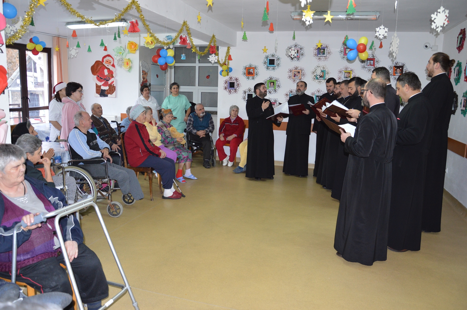 A III-a ediție a proiectului social-filantropic și misionar „Prin colind, suferința alinândˮ