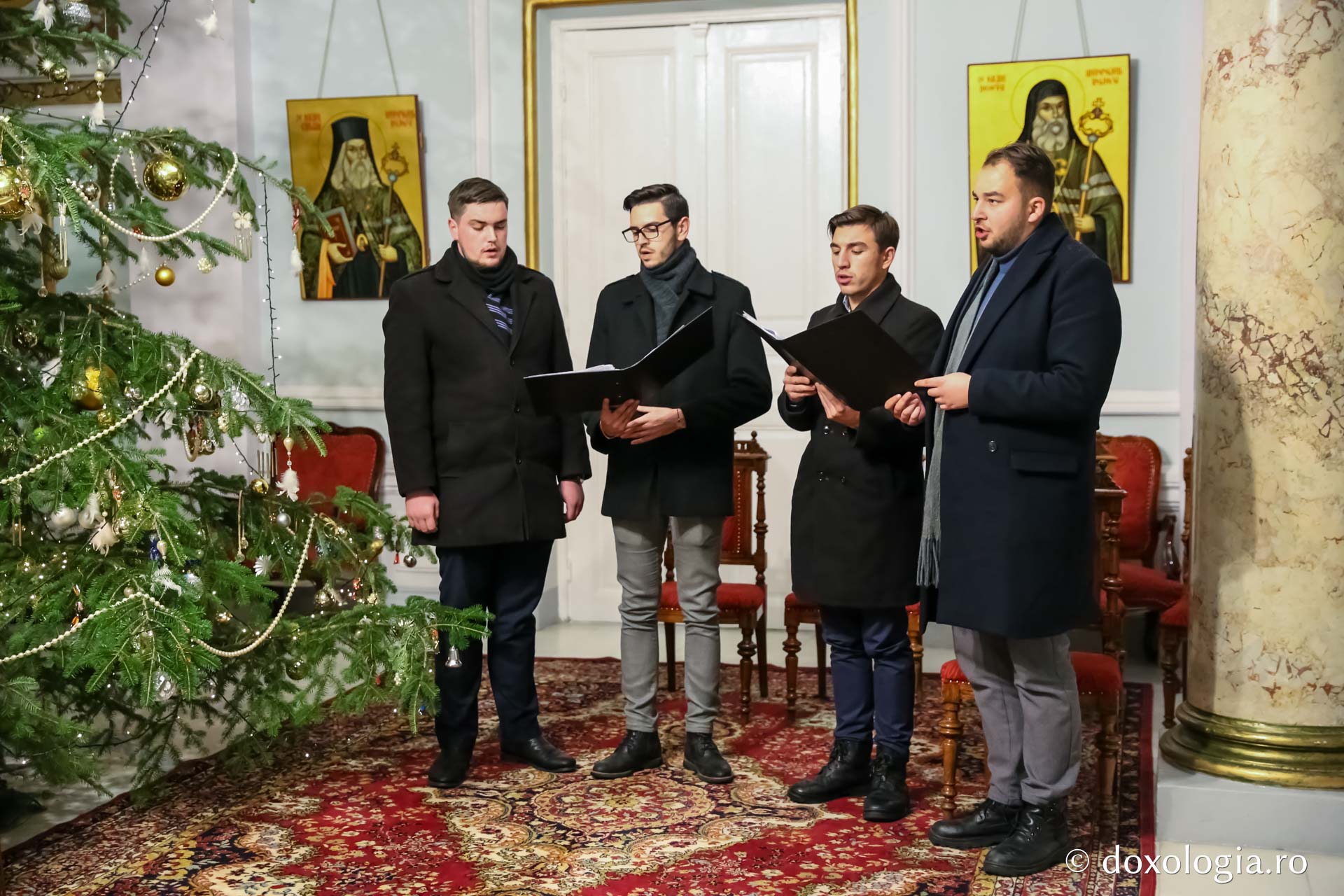 Colindători la Reședința Mitropolitană 2018 – Grup de studenți de la Facultatea de Teologie din Alba Iulia