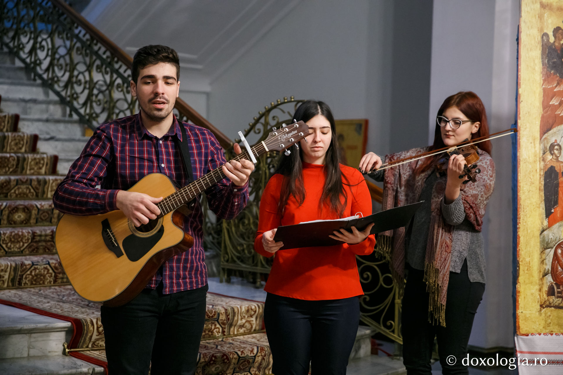 Colindători la Reședința Mitropolitană 2018 – Grupul vocal-instrumental (Mălina Calamz)