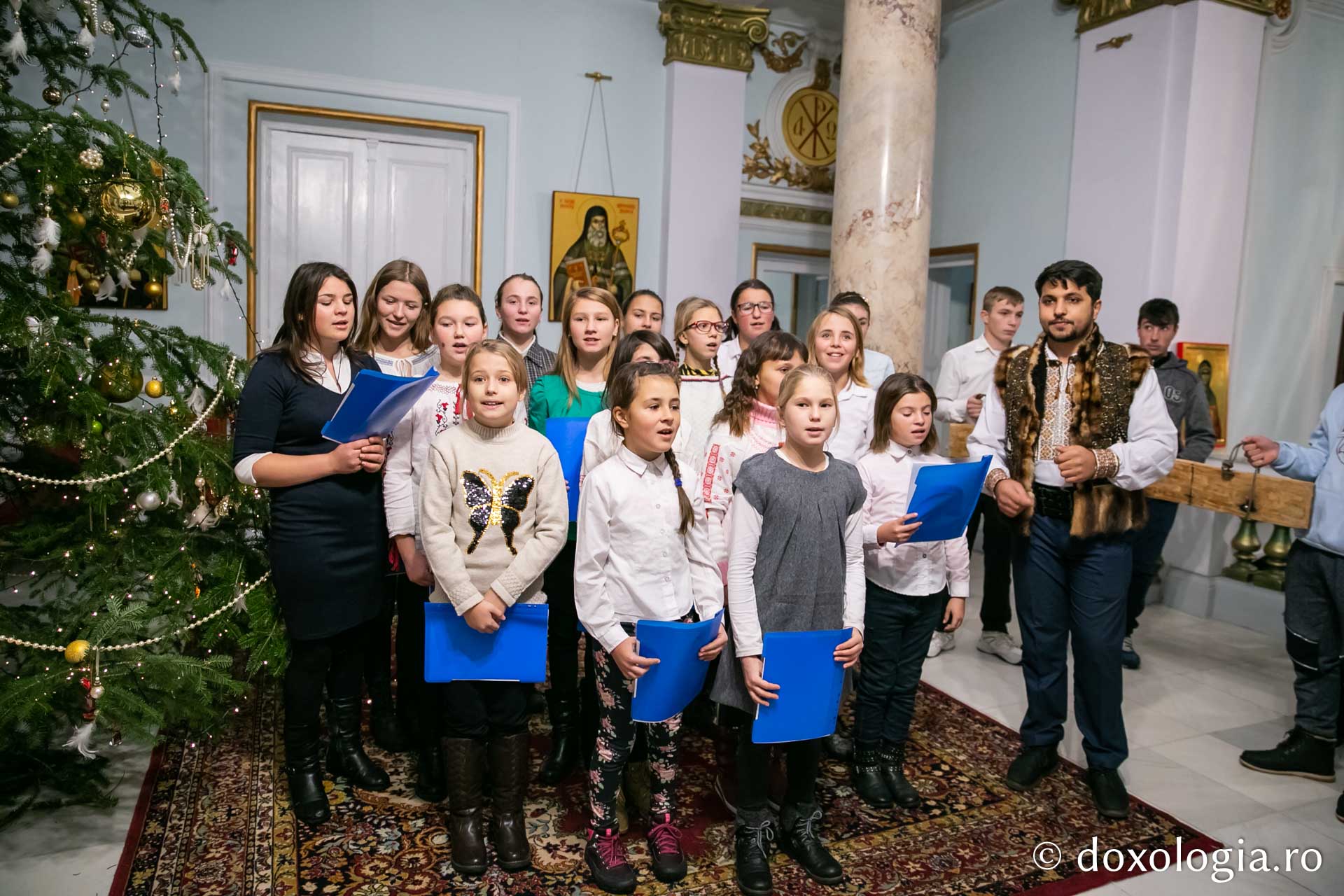 Colindători la Reședința Mitropolitană 2018 – Parohia Iacobeni