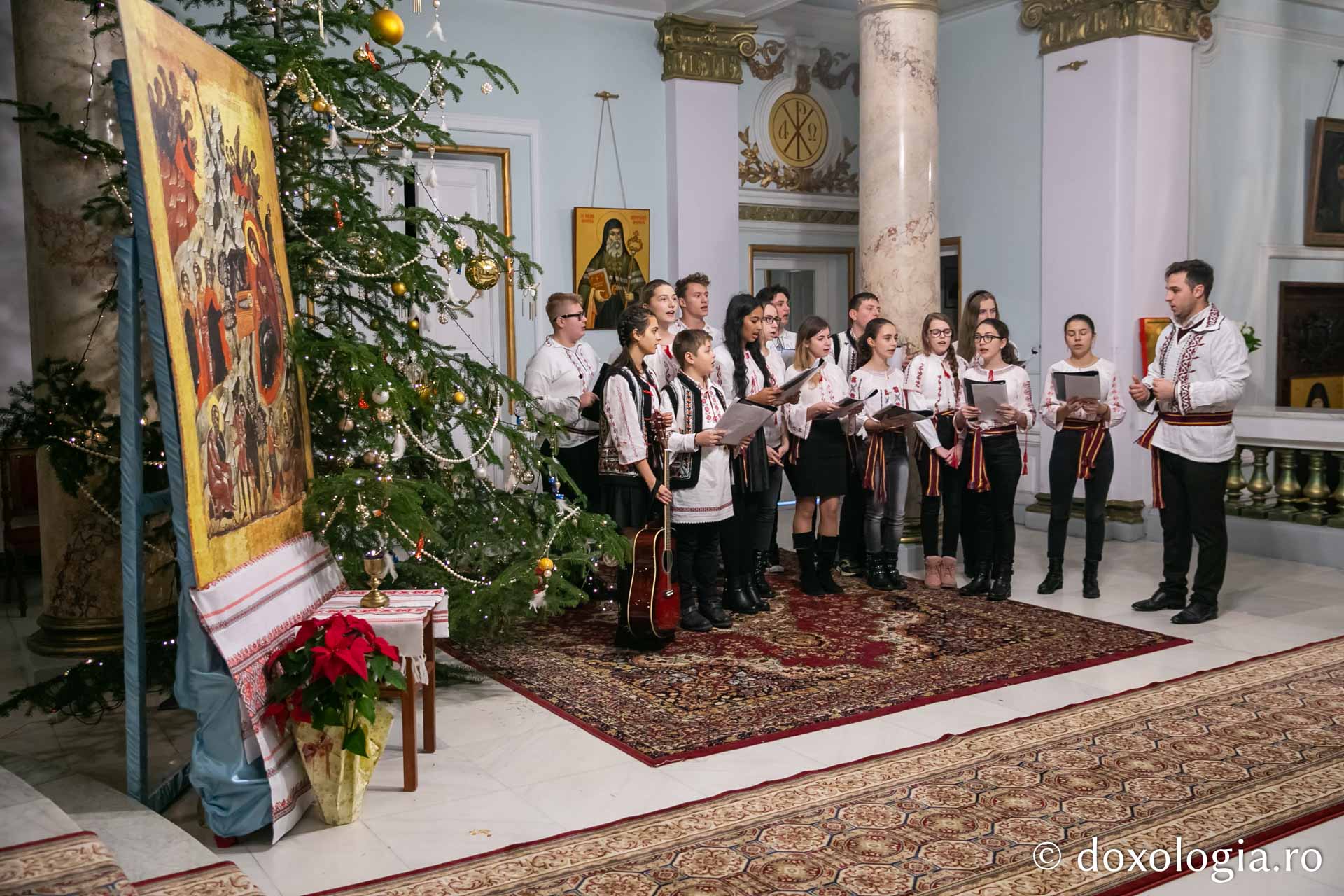 Colindători la Reședința Mitropolitană 2018 – Parohia „Sfinții Împărați Constantin și Elena” Poitiers, Iaşi