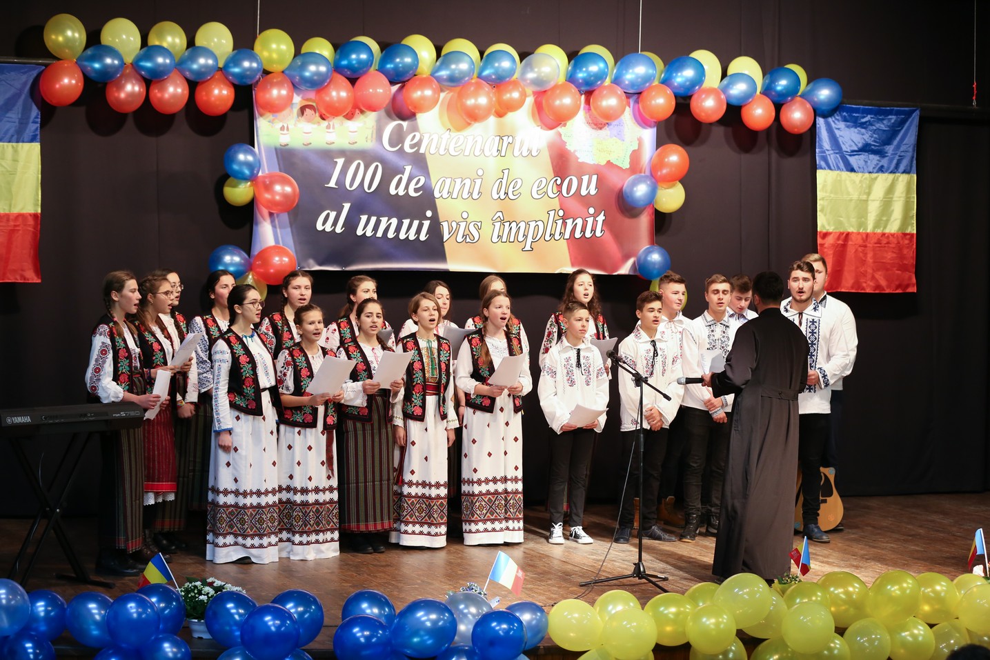 Întreită activitate de omagiere a eroilor neamului românesc și a făuritorilor Marii Uniri în Protopopiatul Săveni