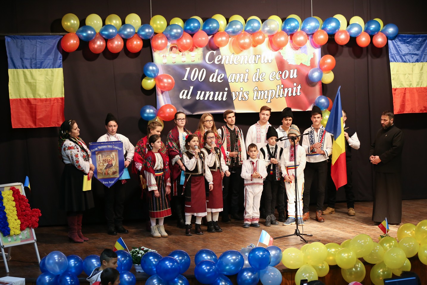 Întreită activitate de omagiere a eroilor neamului românesc și a făuritorilor Marii Uniri în Protopopiatul Săveni