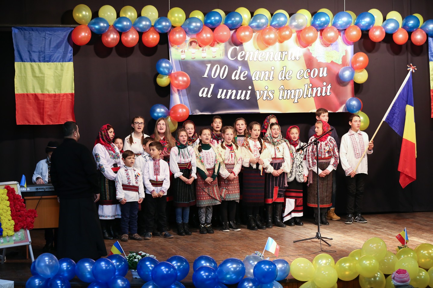 Întreită activitate de omagiere a eroilor neamului românesc și a făuritorilor Marii Uniri în Protopopiatul Săveni