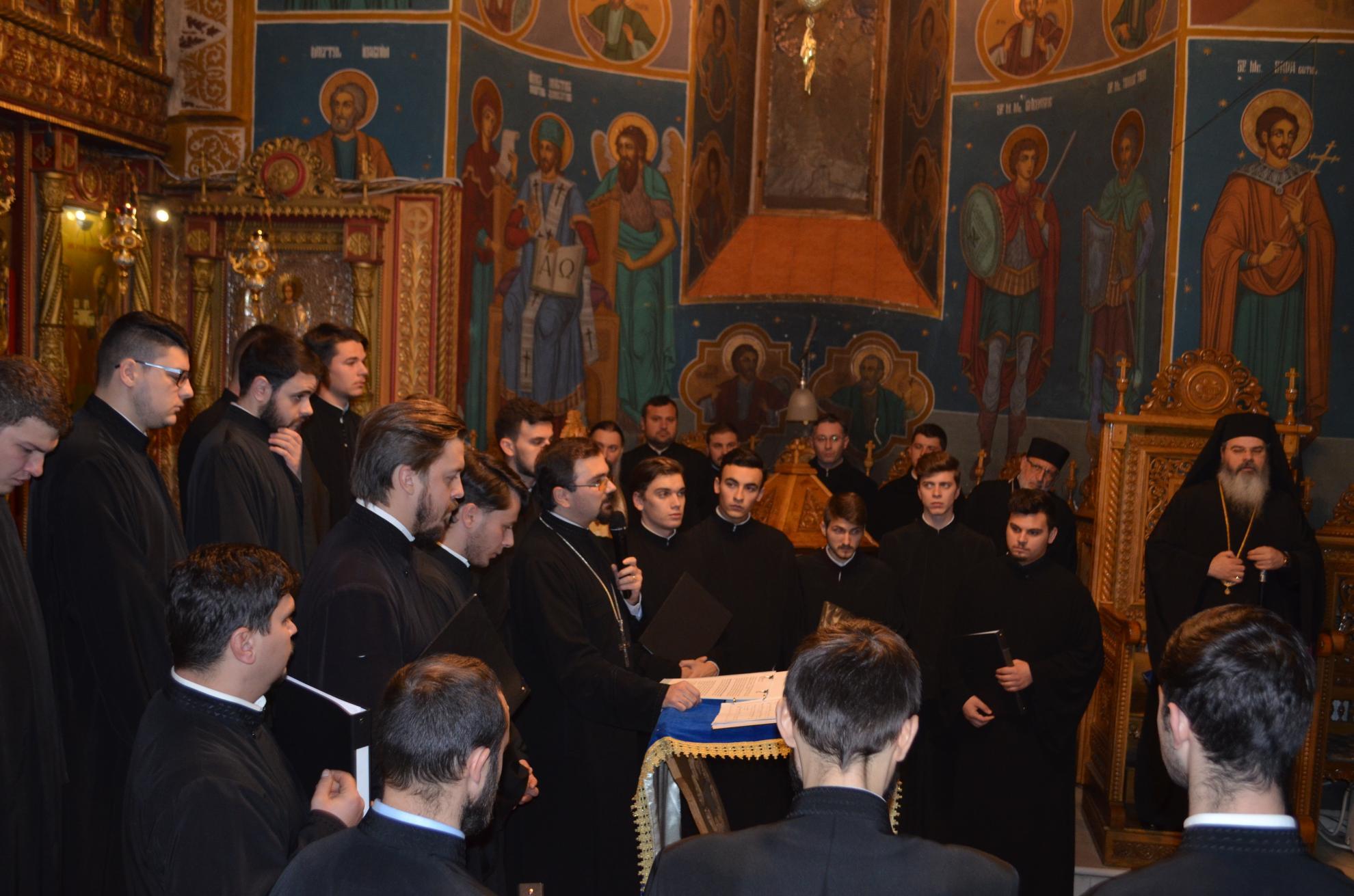 Concertul tradiţional de colinde al Episcopiei Huşilor. PS Ignatie: “Colindele - „o nuntire” a adevărurilor Crăciunului cu neamul nostru!”