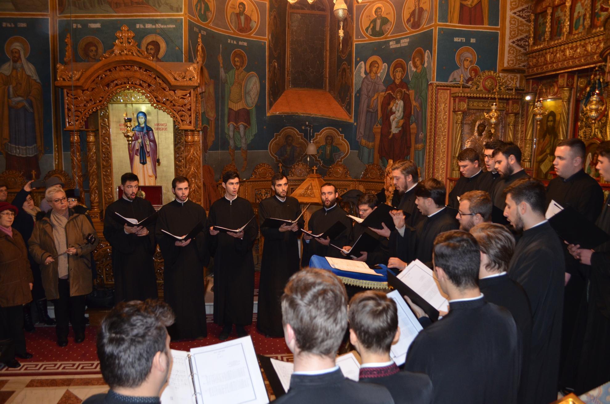 Concertul tradiţional de colinde al Episcopiei Huşilor. PS Ignatie: “Colindele - „o nuntire” a adevărurilor Crăciunului cu neamul nostru!”