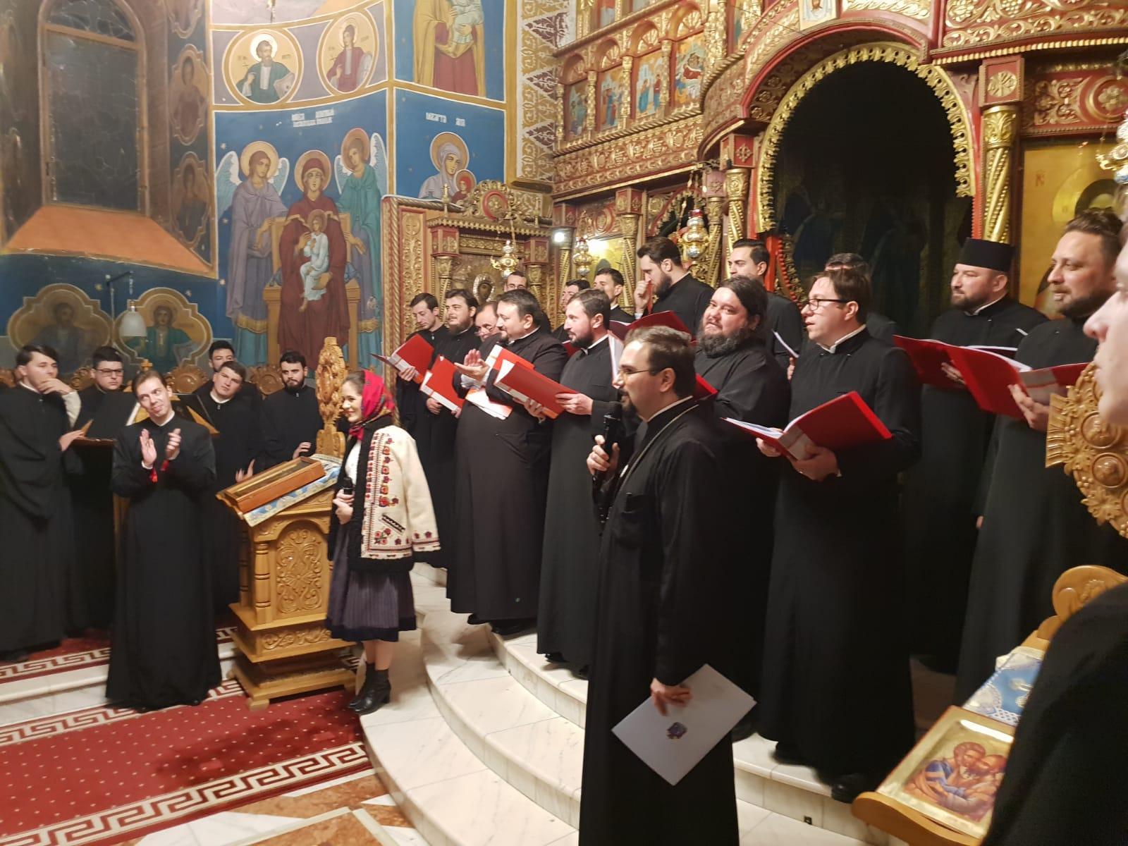 Concertul tradiţional de colinde al Episcopiei Huşilor. PS Ignatie: “Colindele - „o nuntire” a adevărurilor Crăciunului cu neamul nostru!”