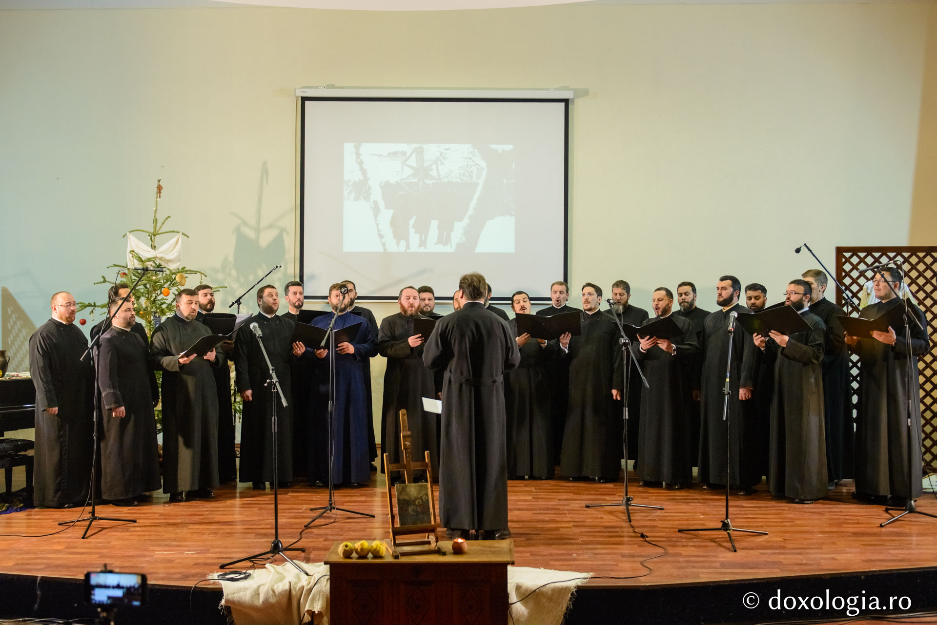 (Foto) Concertul de colinde „Nașterea Domnului - bucuria noastră” – Piatra Neamţ