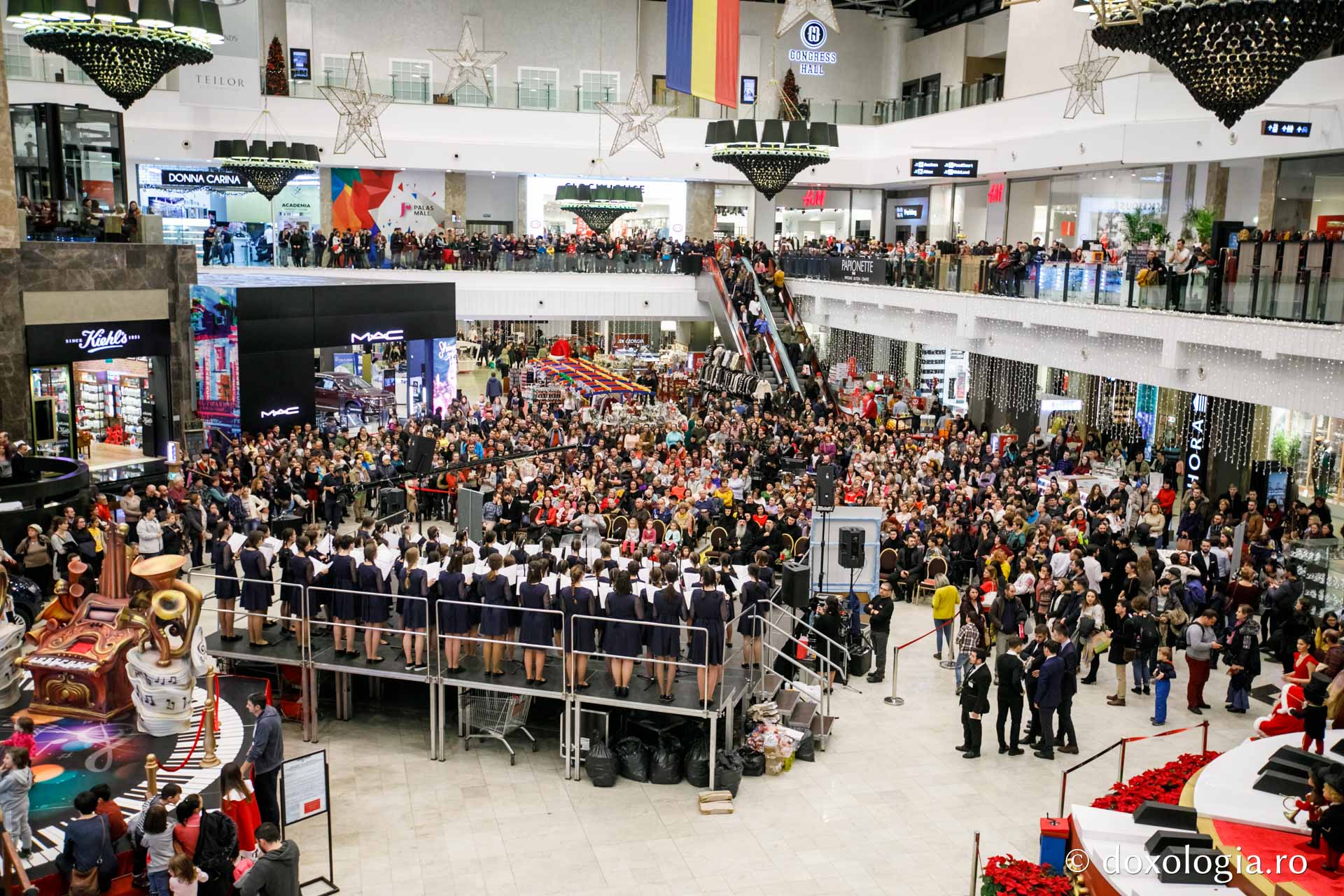 Concerte de colinde la Iași, Botoșani și Piatra Neamț, în prezența Înaltpreasfințitului Părinte Teofan