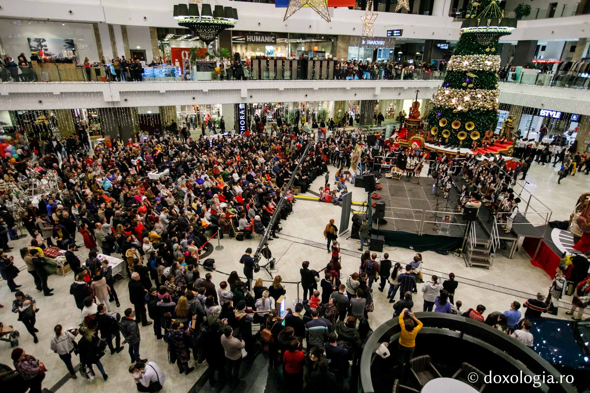 Concerte de colinde la Iași, Botoșani și Piatra Neamț, în prezența Înaltpreasfințitului Părinte Teofan