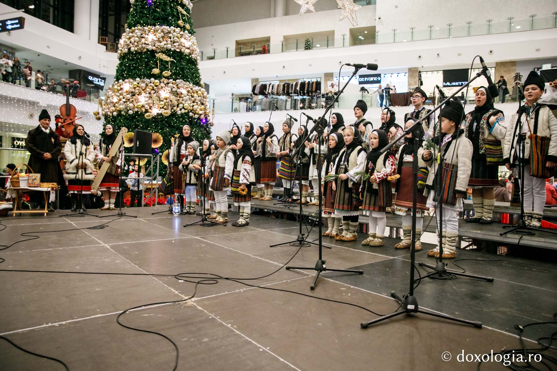 Concerte de colinde la Iași, Botoșani și Piatra Neamț, în prezența Înaltpreasfințitului Părinte Teofan
