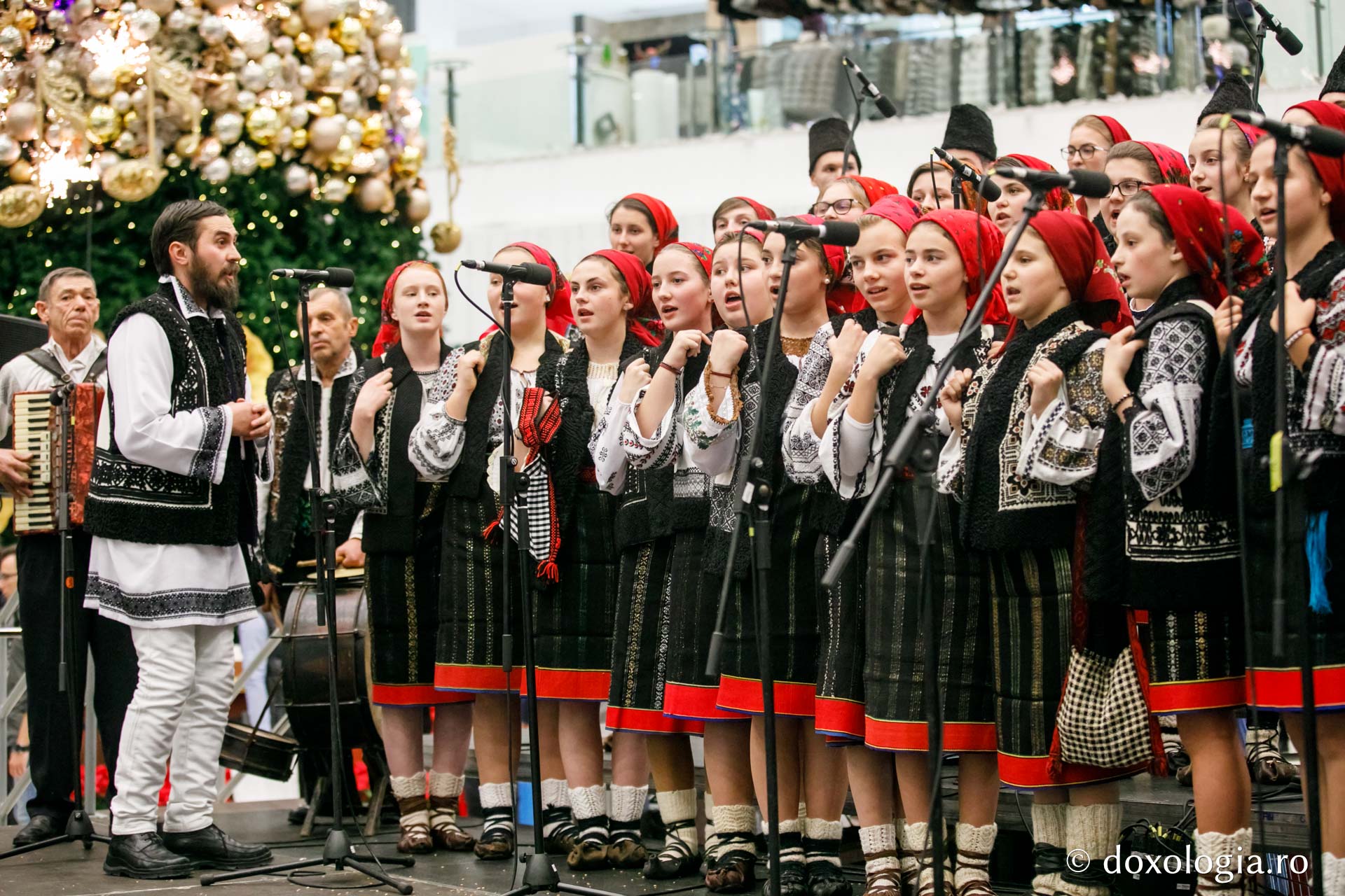 Concerte de colinde la Iași, Botoșani și Piatra Neamț, în prezența Înaltpreasfințitului Părinte Teofan