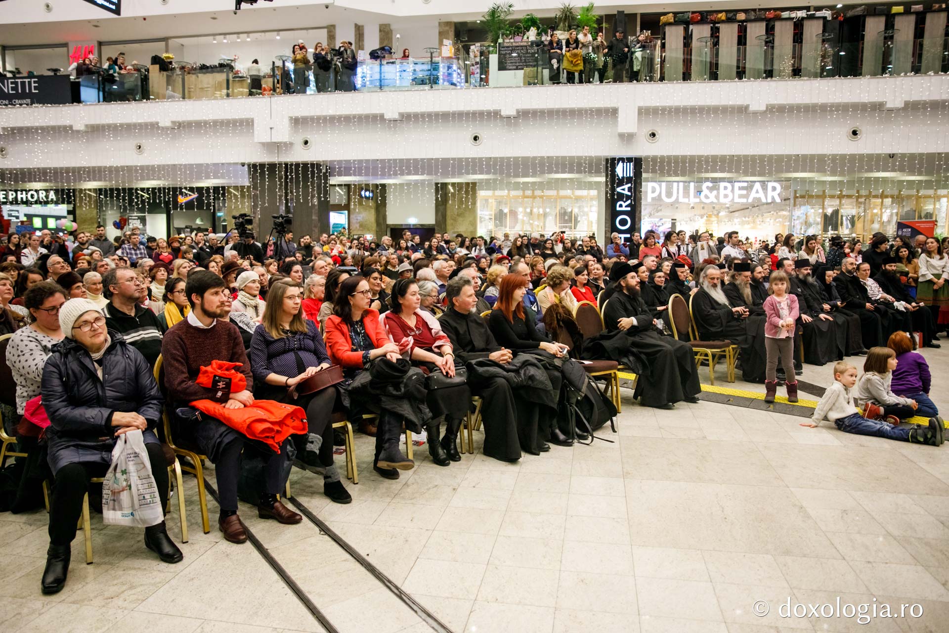 Concerte de colinde la Iași, Botoșani și Piatra Neamț, în prezența Înaltpreasfințitului Părinte Teofan