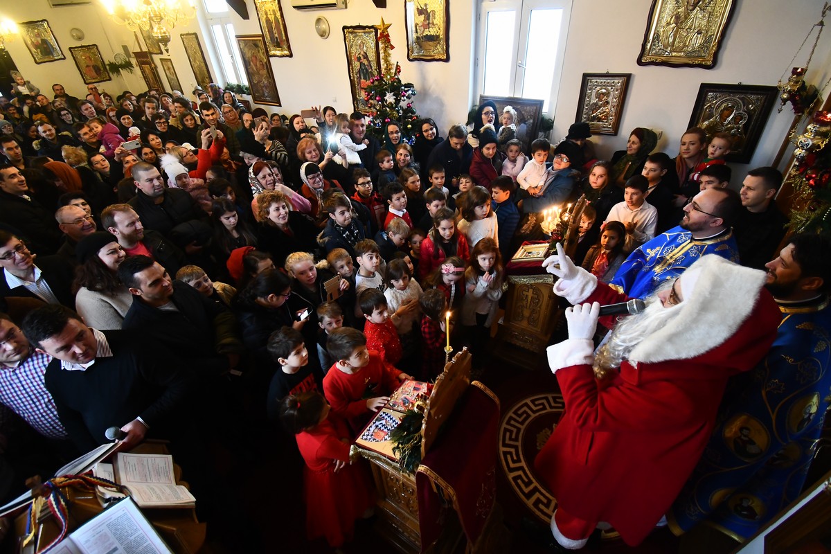 Moş Crăciun a ajuns la copiii care s-au împărtăşit cu Hristos