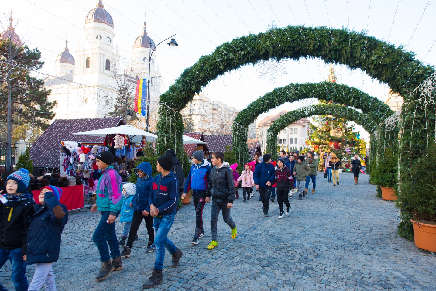 Copiii din Runcu au primit daruri de Sfântul Nicolae în cadrul Proiectului „Cutia cu papucei pentru Ei”: „A fost o zi pe care nu o vom uita niciodată”