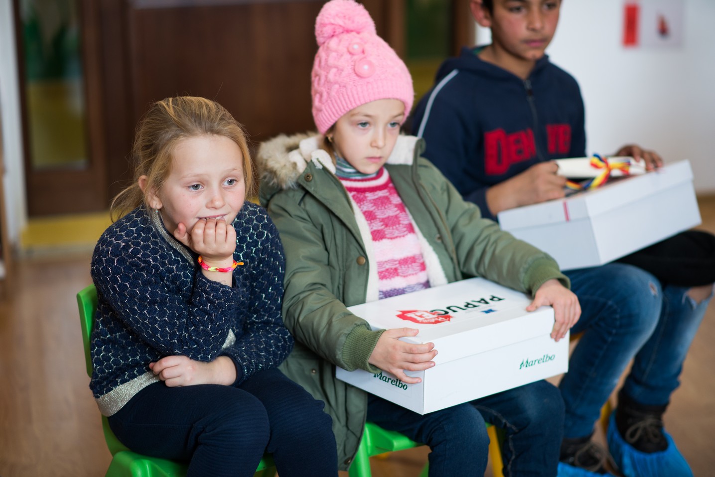 Copiii din Runcu au primit daruri de Sfântul Nicolae în cadrul Proiectului „Cutia cu papucei pentru Ei”: „A fost o zi pe care nu o vom uita niciodată”