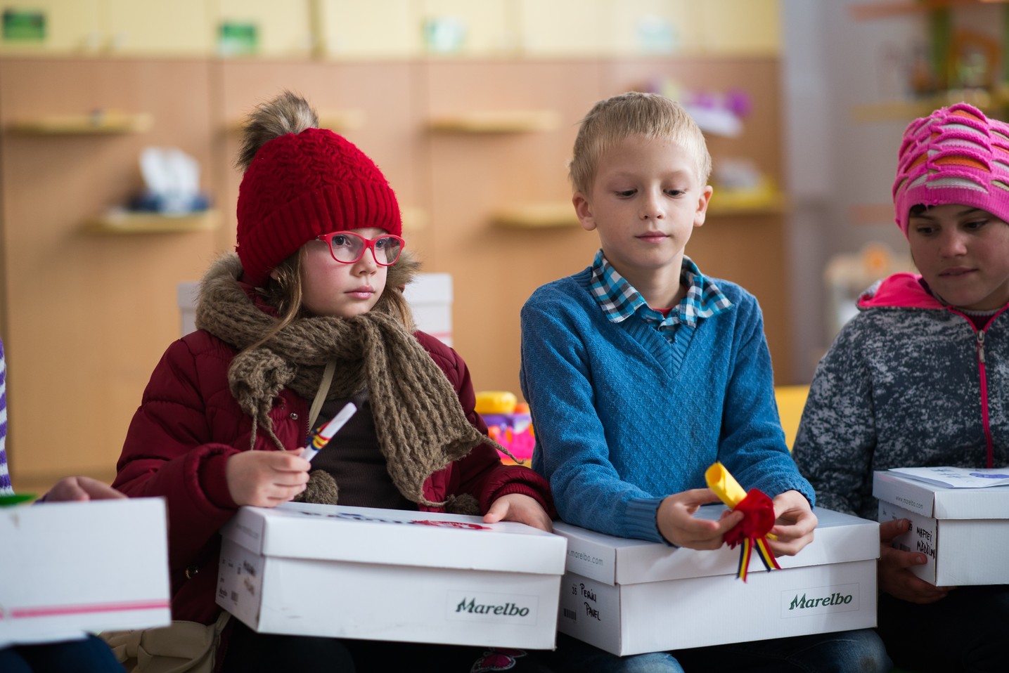 Copiii din Runcu au primit daruri de Sfântul Nicolae în cadrul Proiectului „Cutia cu papucei pentru Ei”: „A fost o zi pe care nu o vom uita niciodată”