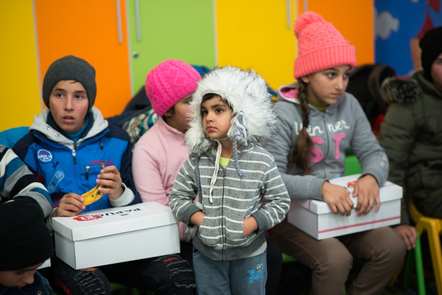 Copiii din Runcu au primit daruri de Sfântul Nicolae în cadrul Proiectului „Cutia cu papucei pentru Ei”: „A fost o zi pe care nu o vom uita niciodată”