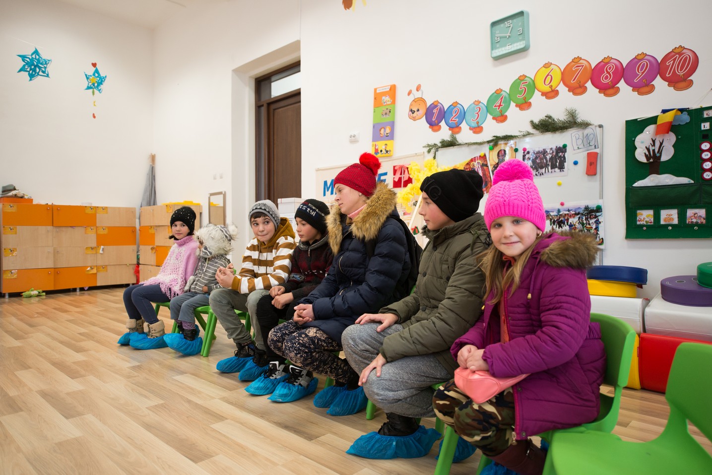 Copiii din Runcu au primit daruri de Sfântul Nicolae în cadrul Proiectului „Cutia cu papucei pentru Ei”: „A fost o zi pe care nu o vom uita niciodată”