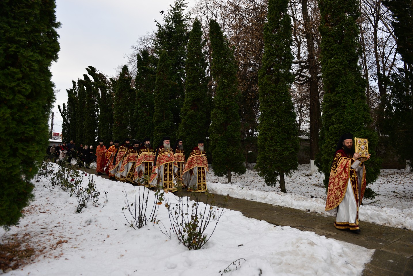 Hram la Mănăstirea Popăuți din Botoșani: „Biruința întru Hristos e singura care îl face cu adevărat pe om biruitor”