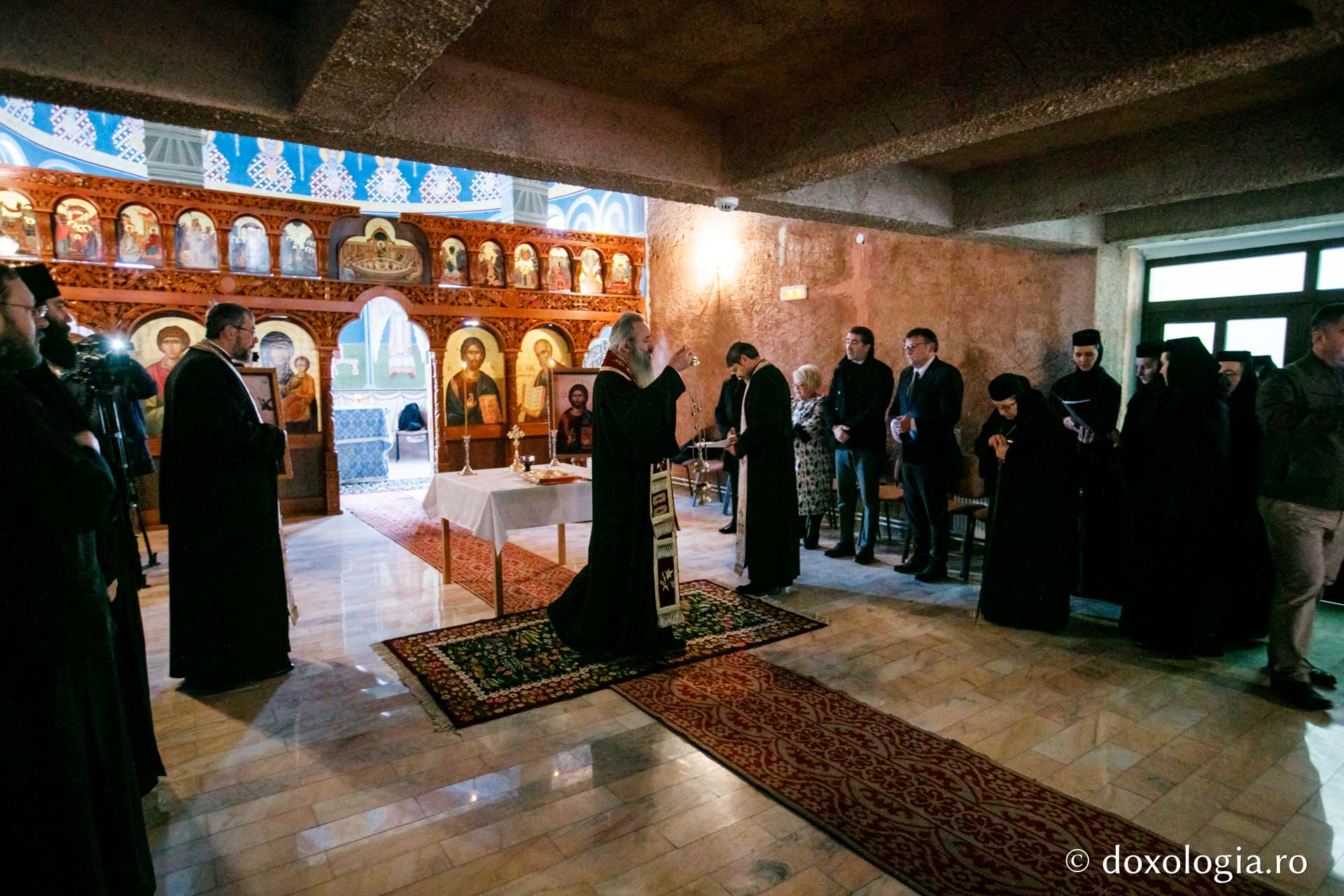 Foto: Pr. Silviu Cluci Slujbă de binecuvântare la inaugurarea oficială a Centrului rezidenţial pentru vârstnici „Cuvioasa Nazaria” - Văratec