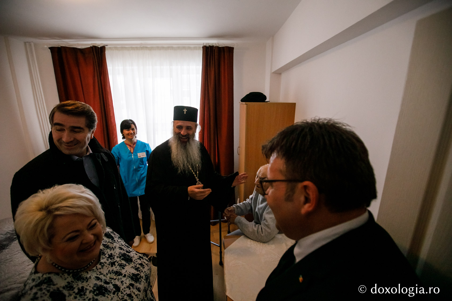 Foto: Pr. Silviu Cluci Slujbă de binecuvântare la inaugurarea oficială a Centrului rezidenţial pentru vârstnici „Cuvioasa Nazaria” - Văratec