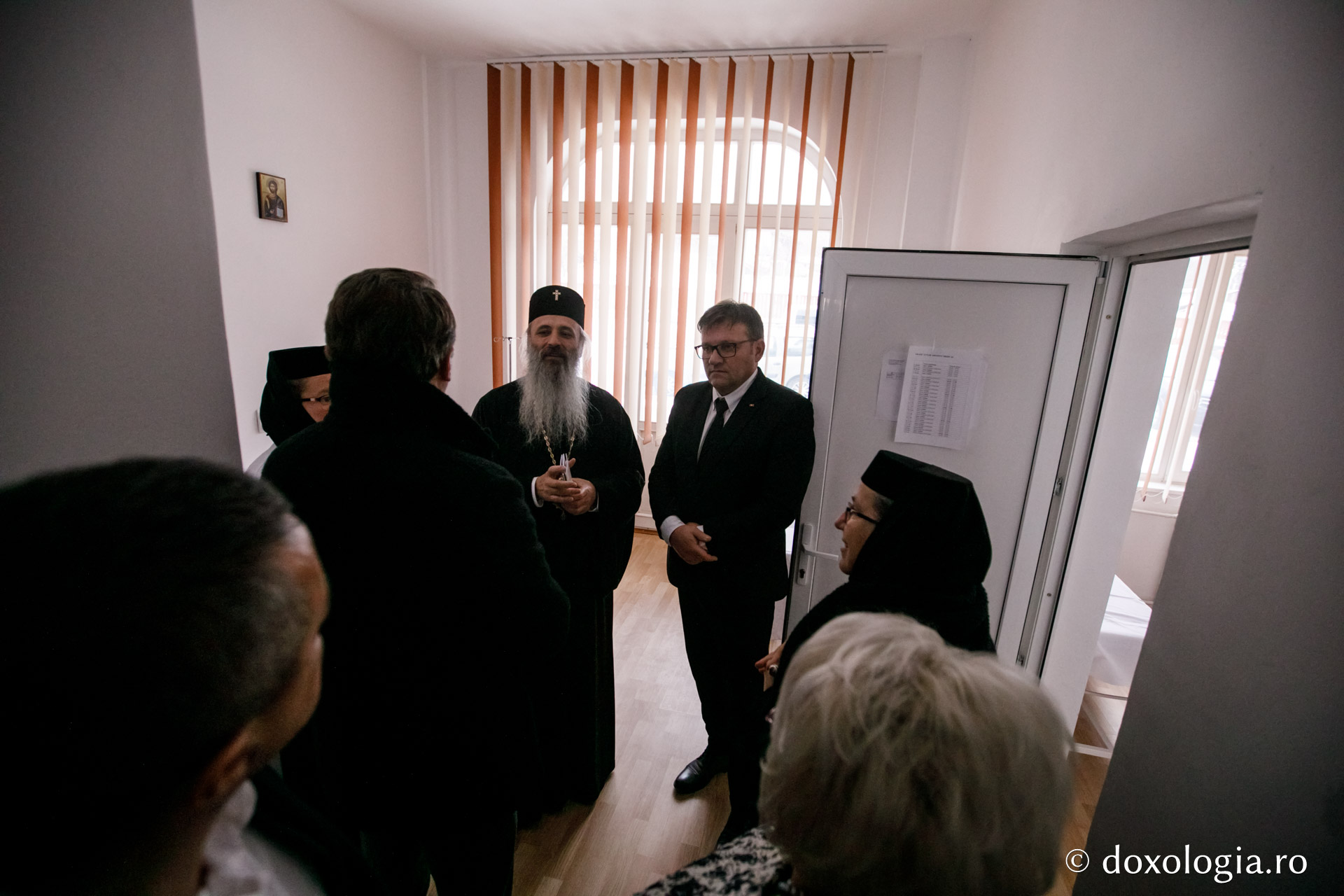 Foto: Pr. Silviu Cluci Slujbă de binecuvântare la inaugurarea oficială a Centrului rezidenţial pentru vârstnici „Cuvioasa Nazaria” - Văratec