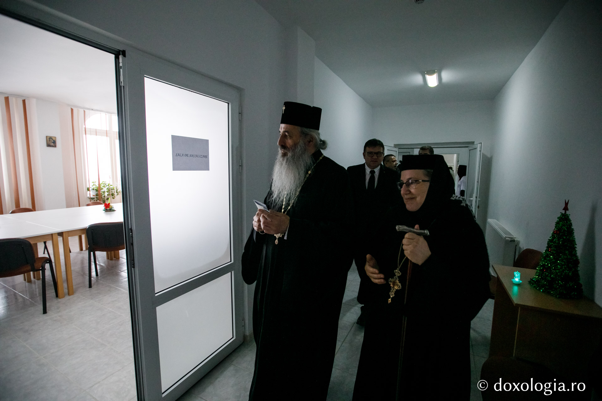 Foto: Pr. Silviu Cluci Slujbă de binecuvântare la inaugurarea oficială a Centrului rezidenţial pentru vârstnici „Cuvioasa Nazaria” - Văratec