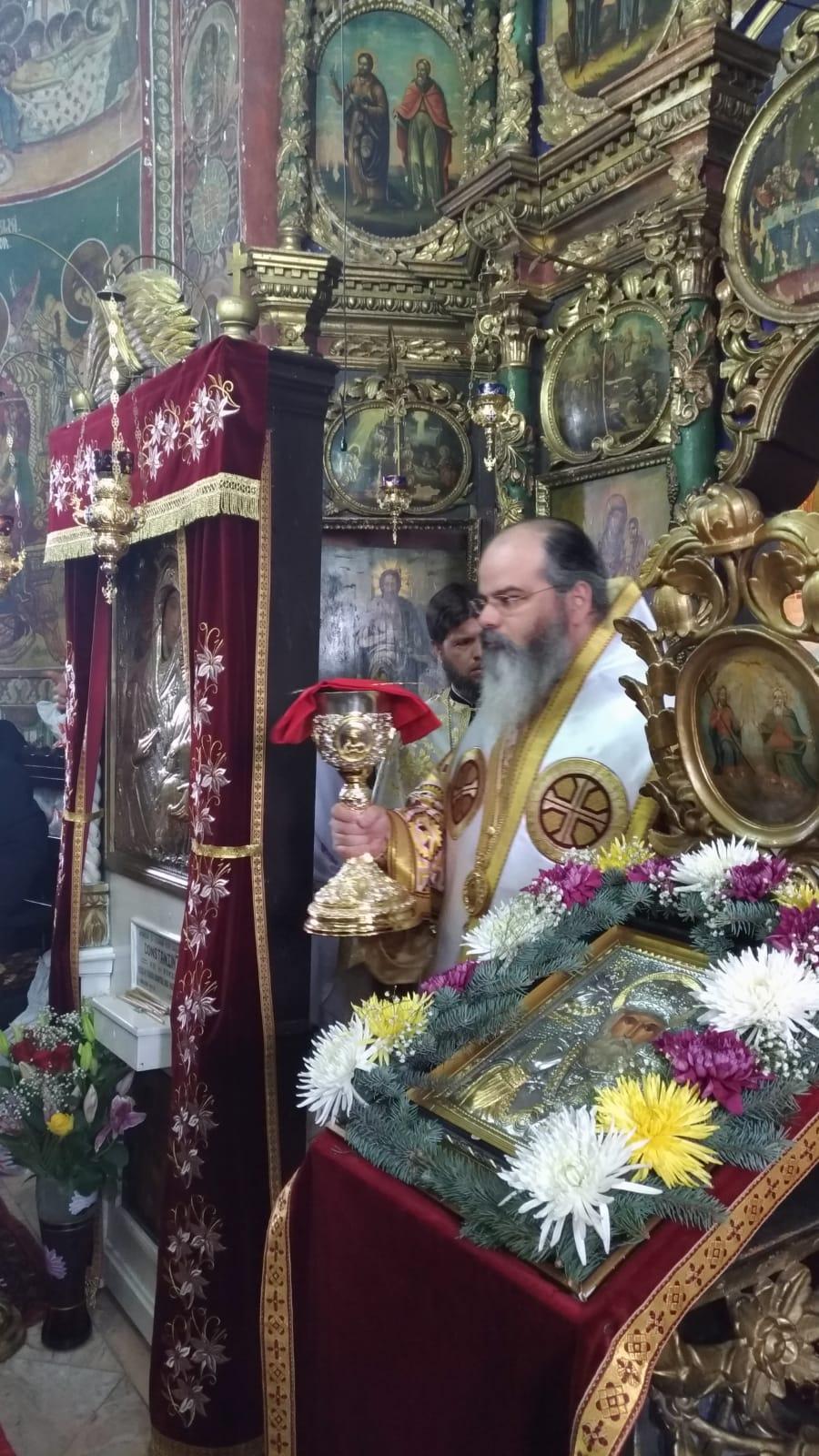 PS Ignatie: „Trebuie să le vorbiți copiilor despre cine a fost Sfântul Nicolae, ce a făcut el! Altfel, în mintea copilului se naște un personaj imaginar, inventat de părinți!”