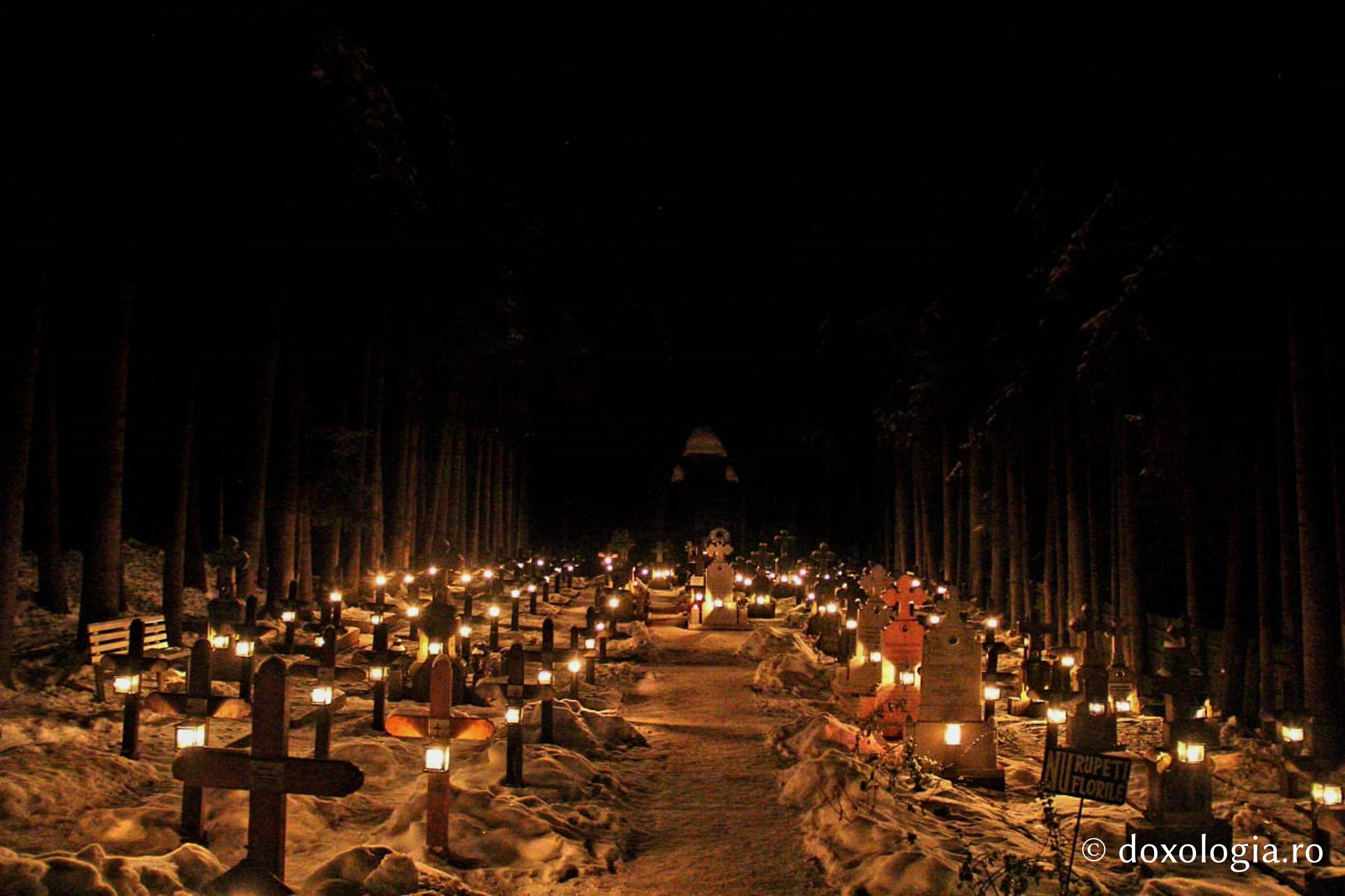 (Foto) O noapte de decembrie la Mănăstirea Sihăstria