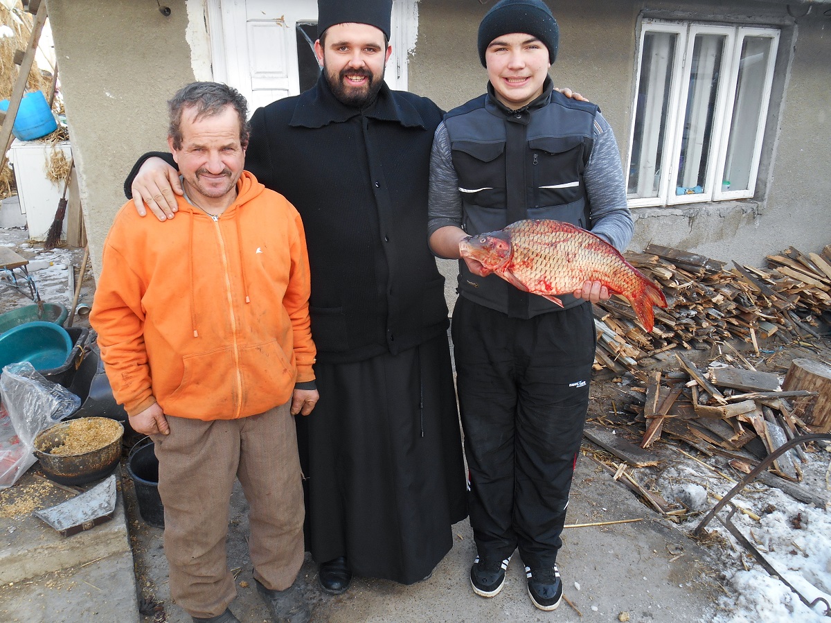 Proiectul misionar-filantropic „(Colin)dăm cu bucurie” în parohiile Chișcăreni și Sat Nou