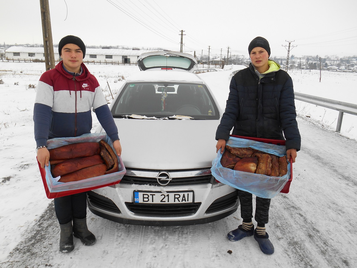 Proiectul misionar-filantropic „(Colin)dăm cu bucurie” în parohiile Chișcăreni și Sat Nou