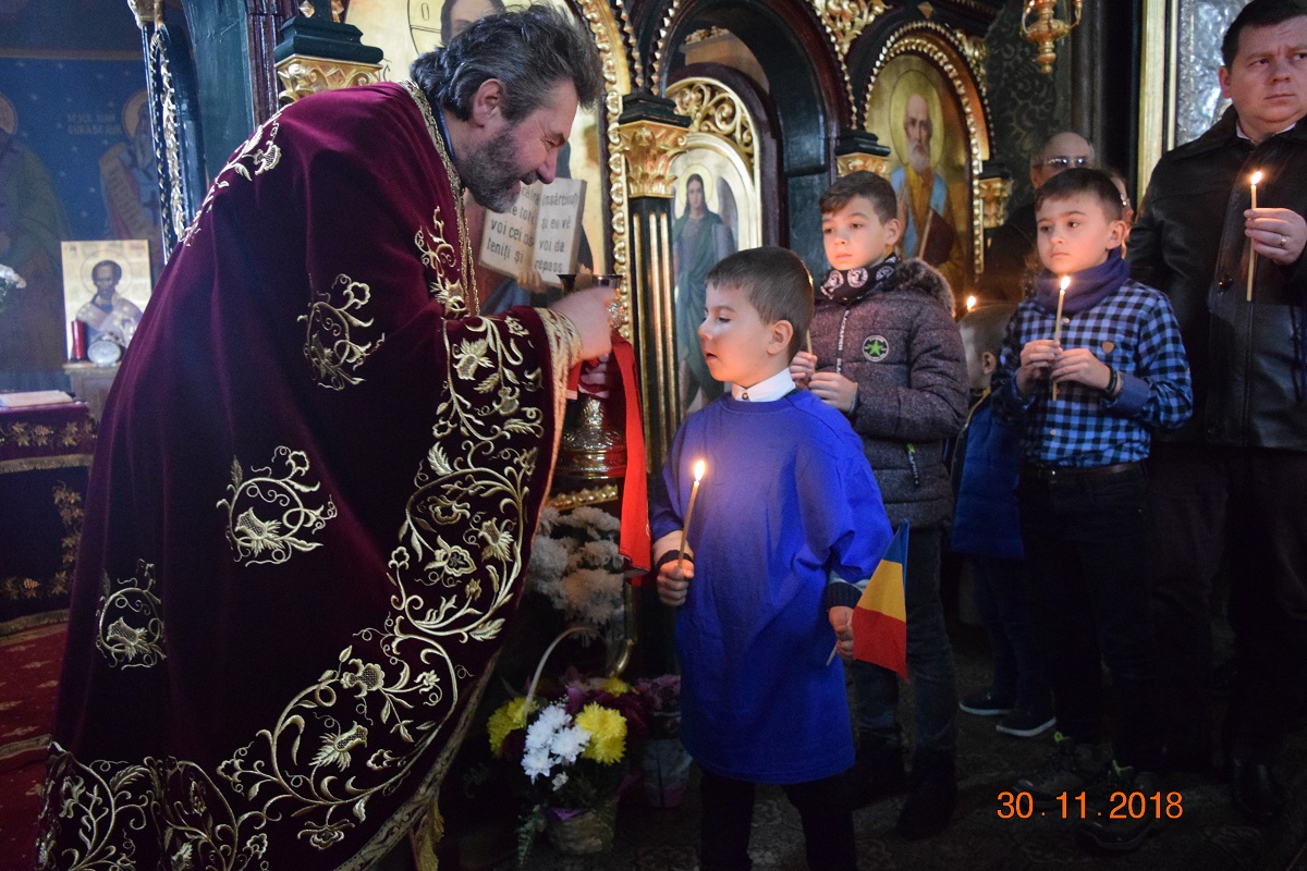 La Câmpulung Moldovenesc, parteneriatul Școală-Biserică a marcat Centenarul Marii Uniri