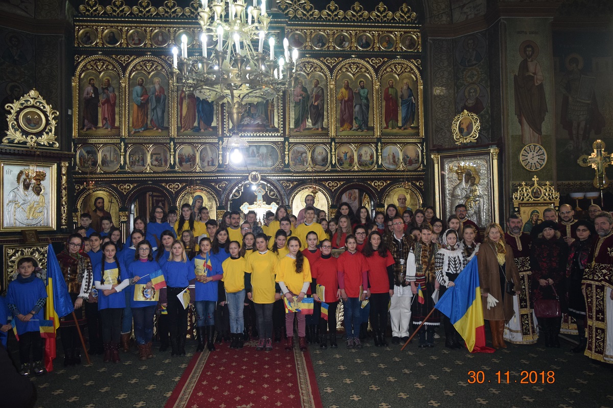 La Câmpulung Moldovenesc, parteneriatul Școală-Biserică a marcat Centenarul Marii Uniri