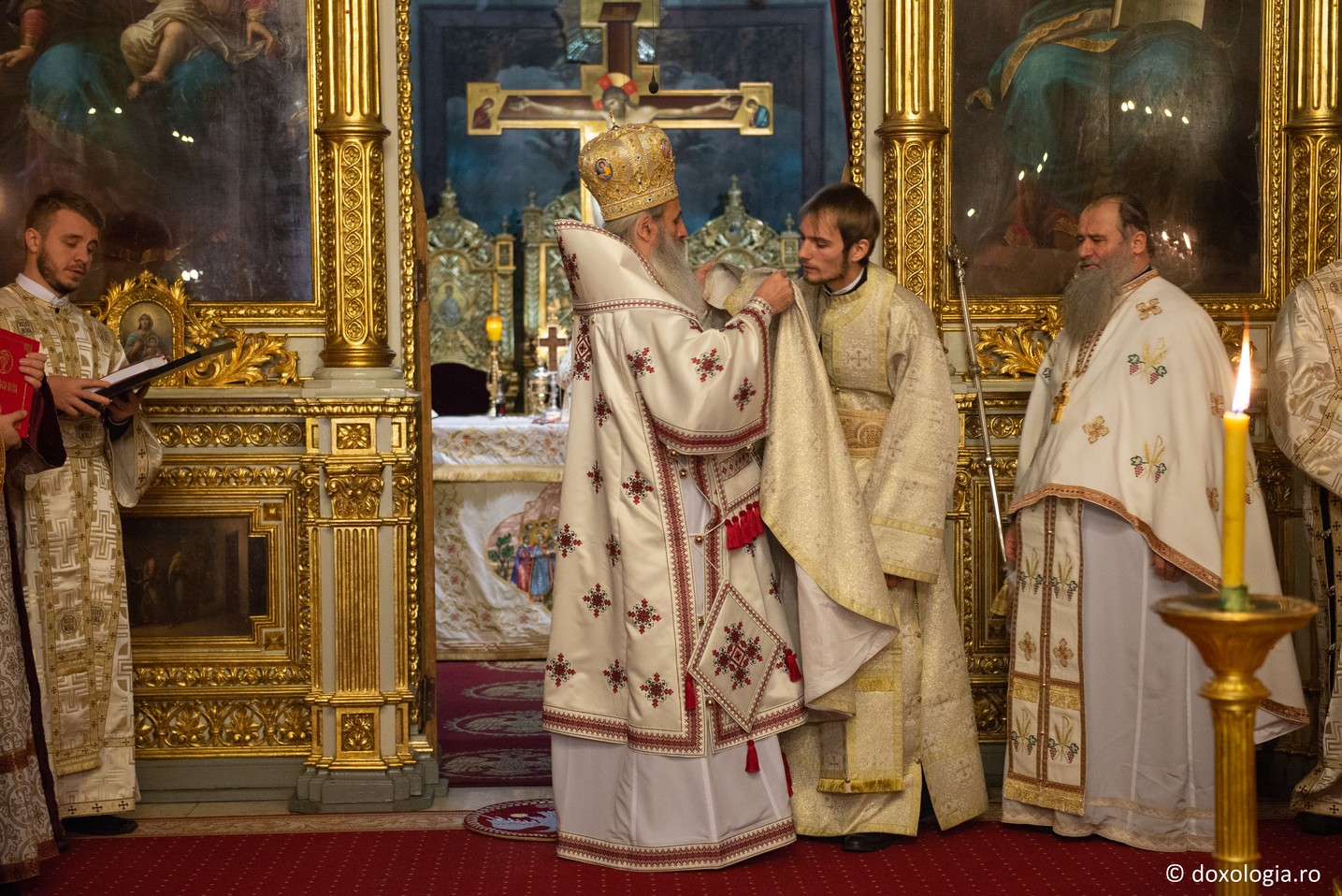 IPS Mitropolit Teofan: „Cel care are credință în Dumnezeu, atunci când totul este bine nu se mândrește, iar când apar necazuri și supărări nădăjduiește în Domnul” IPS Mitropolit Teofan: „Cel care are credință în Dumnezeu, atunci când totul este bine nu se mândrește, iar când apar necazuri și supărări nădăjduiește în Domnul”
