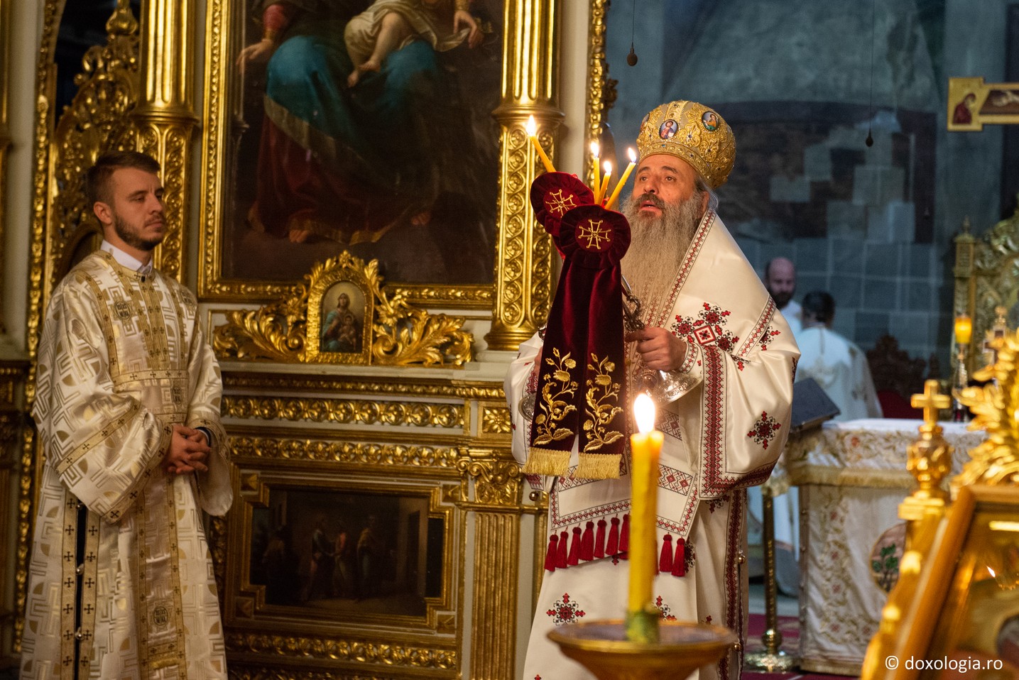 IPS Mitropolit Teofan: „Cel care are credință în Dumnezeu, atunci când totul este bine nu se mândrește, iar când apar necazuri și supărări nădăjduiește în Domnul” IPS Mitropolit Teofan: „Cel care are credință în Dumnezeu, atunci când totul este bine nu se mândrește, iar când apar necazuri și supărări nădăjduiește în Domnul”