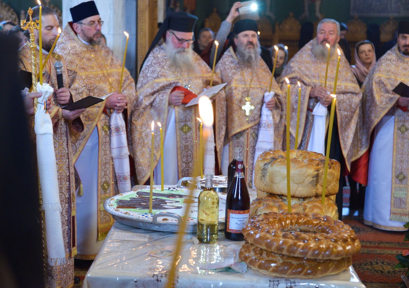 Slujbă de pomenire pentru Părintele Cleopa Ilie, la 20 de ani de la trecerea sa la Domnul Slujbă de pomenire pentru Părintele Cleopa Ilie, la 20 de ani de la trecerea sa la Domnul