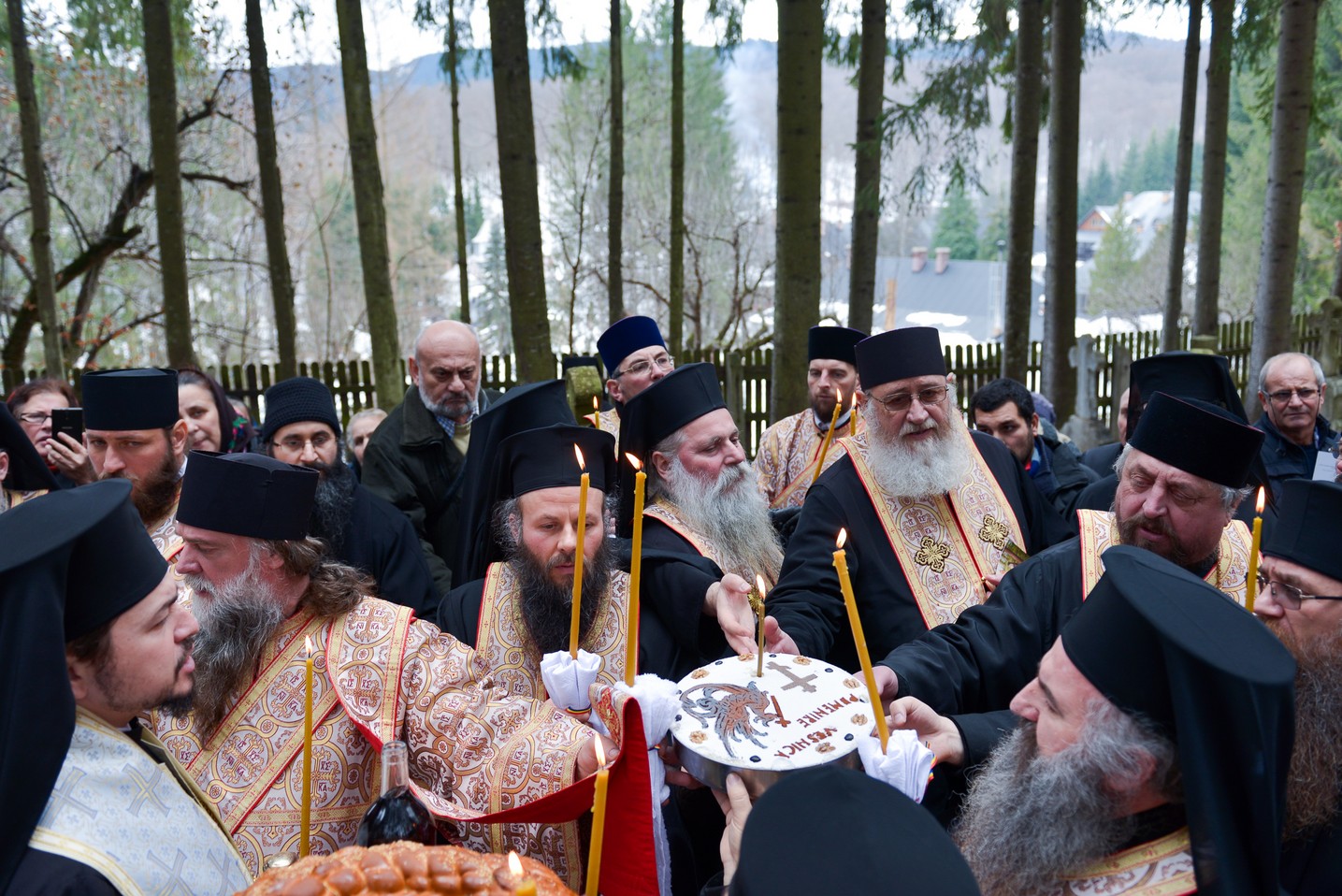 Slujbă de pomenire pentru Părintele Cleopa Ilie, la 20 de ani de la trecerea sa la Domnul Slujbă de pomenire pentru Părintele Cleopa Ilie, la 20 de ani de la trecerea sa la Domnul