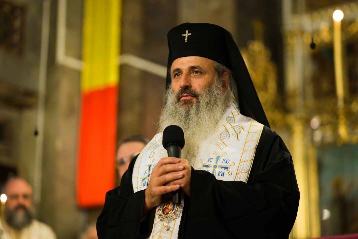 Slujba Parastasului pentru făuritorii Unirii Bucovinei cu Regatul României: „Să se arate duhul unității și în revenirea acasă a teritoriilor încă înstrăinate”