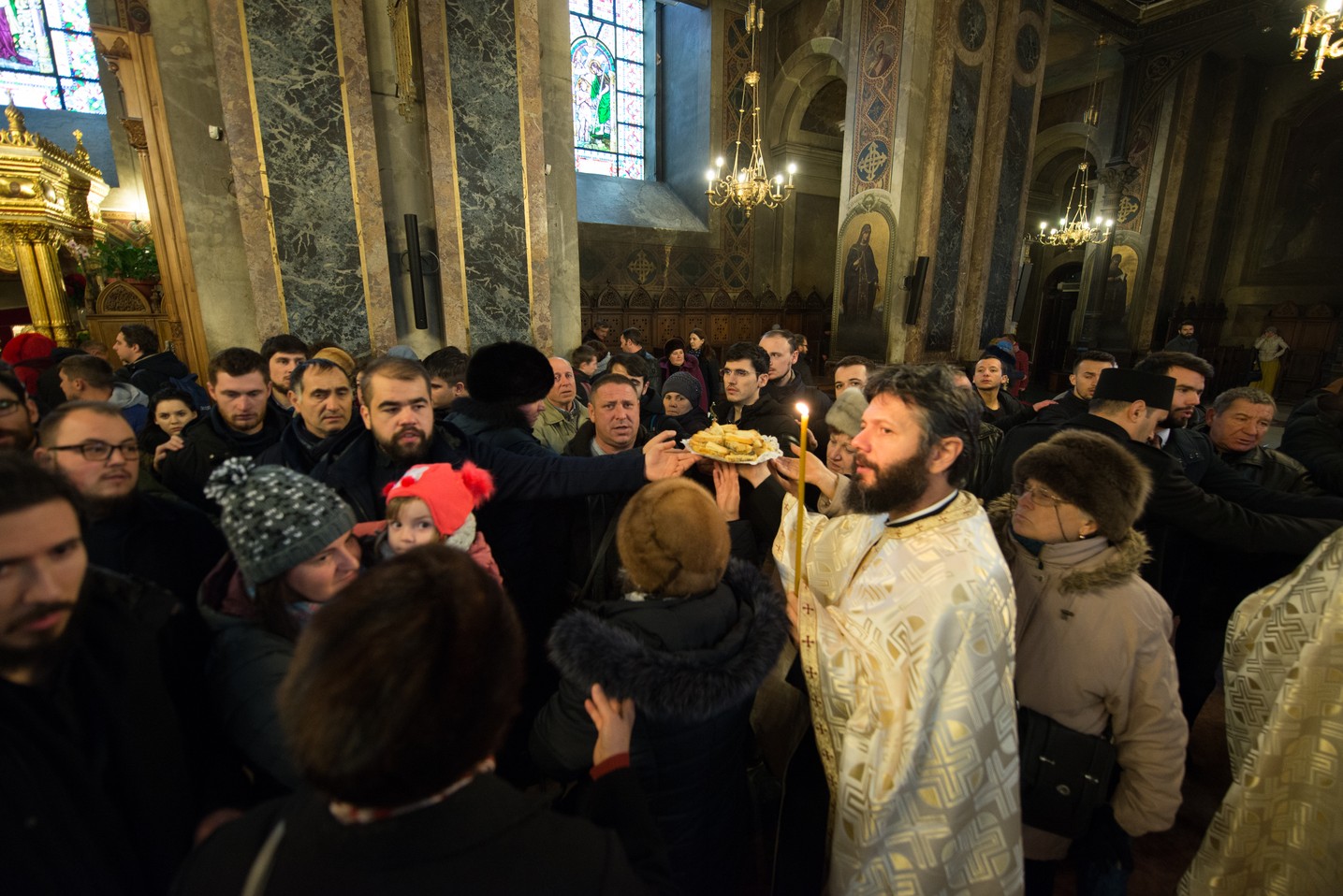 Slujba Parastasului pentru făuritorii Unirii Bucovinei cu Regatul României: „Să se arate duhul unității și în revenirea acasă a teritoriilor încă înstrăinate”