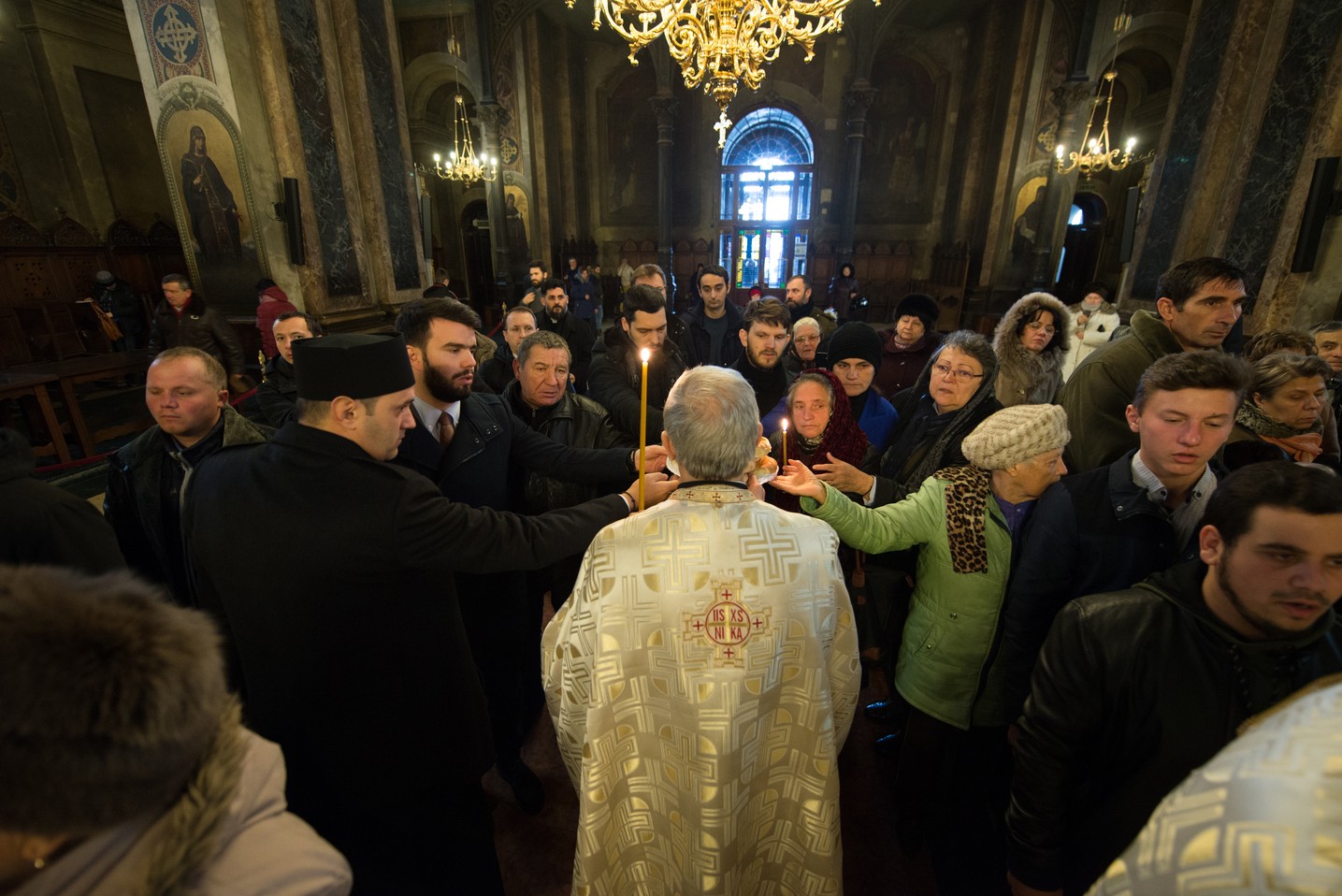 Slujba Parastasului pentru făuritorii Unirii Bucovinei cu Regatul României: „Să se arate duhul unității și în revenirea acasă a teritoriilor încă înstrăinate”