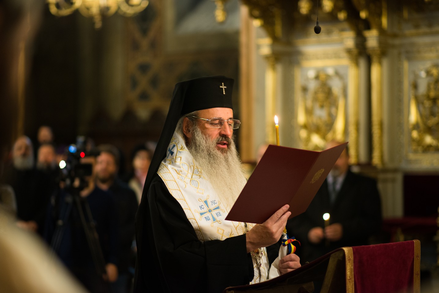 Slujba Parastasului pentru făuritorii Unirii Bucovinei cu Regatul României: „Să se arate duhul unității și în revenirea acasă a teritoriilor încă înstrăinate”