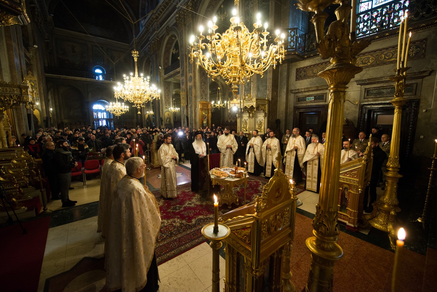 Slujba Parastasului pentru făuritorii Unirii Bucovinei cu Regatul României: „Să se arate duhul unității și în revenirea acasă a teritoriilor încă înstrăinate”