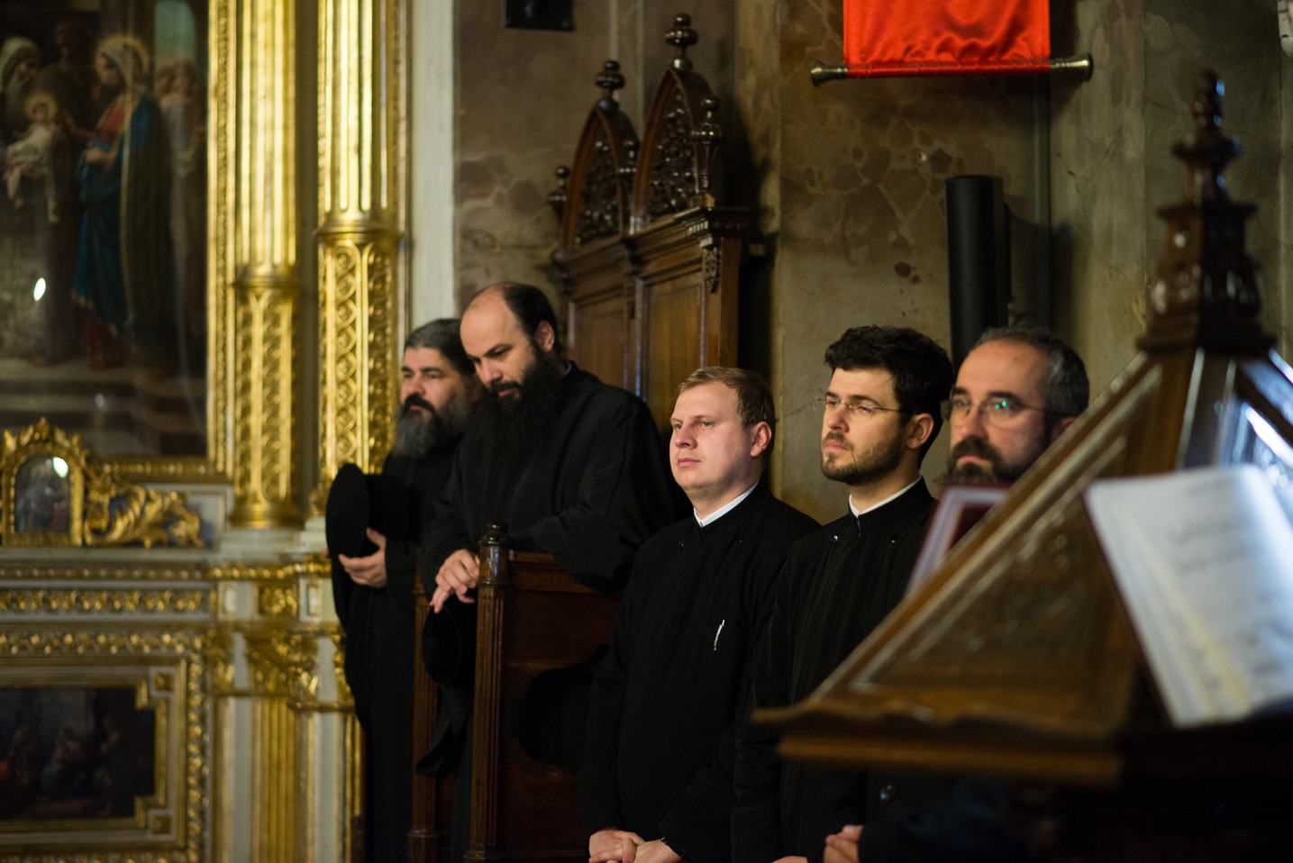 Slujba Parastasului pentru făuritorii Unirii Bucovinei cu Regatul României: „Să se arate duhul unității și în revenirea acasă a teritoriilor încă înstrăinate”