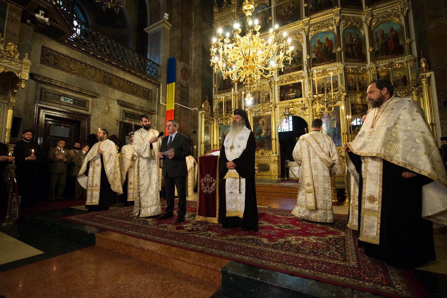 Slujba Parastasului pentru făuritorii Unirii Bucovinei cu Regatul României: „Să se arate duhul unității și în revenirea acasă a teritoriilor încă înstrăinate”