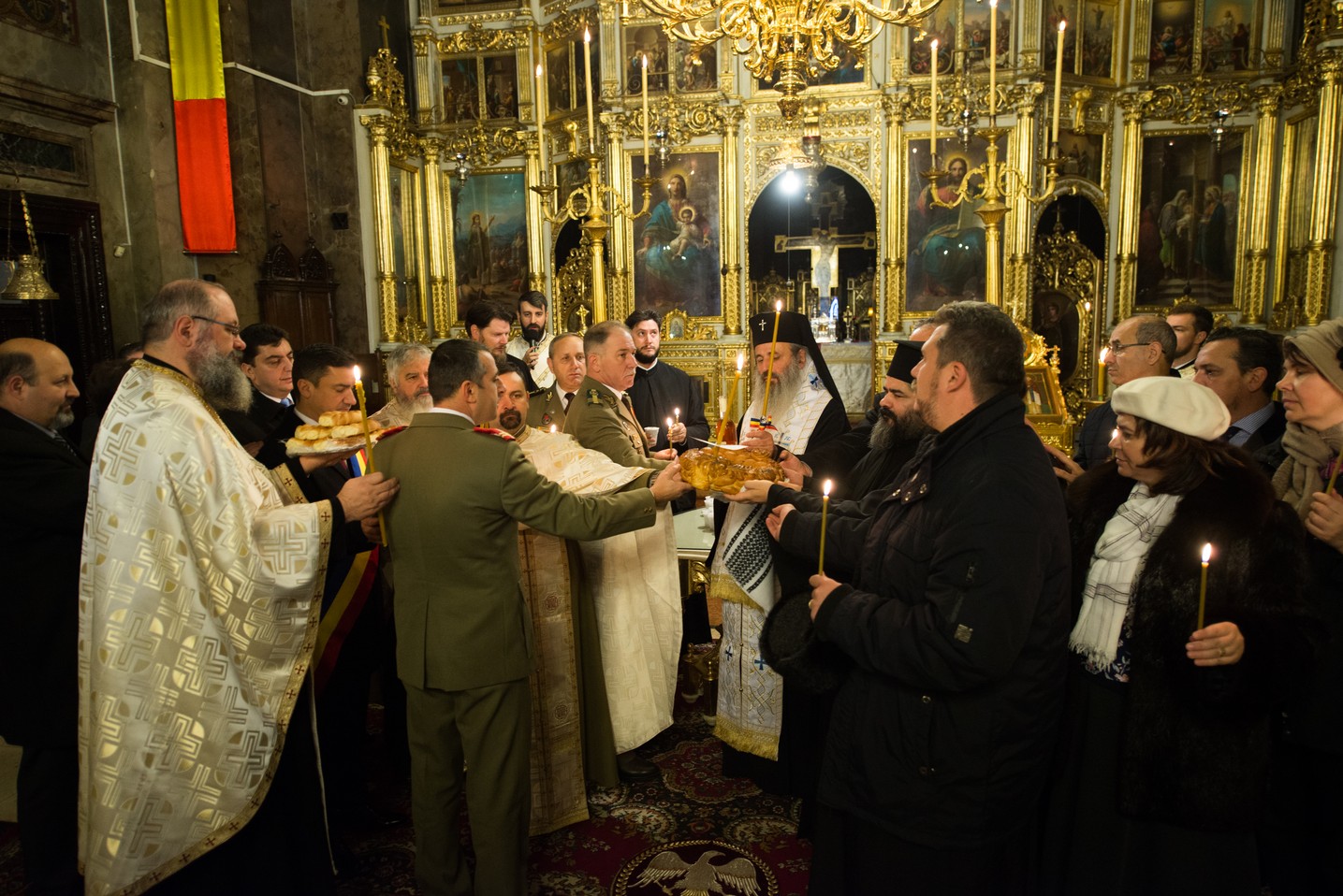 Slujba Parastasului pentru făuritorii Unirii Bucovinei cu Regatul României: „Să se arate duhul unității și în revenirea acasă a teritoriilor încă înstrăinate”