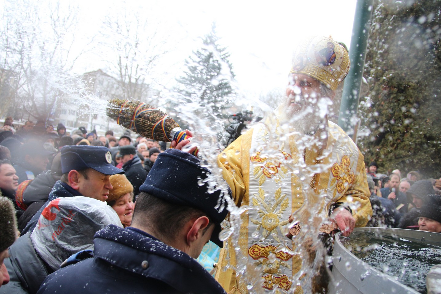 Sfinţirea cea mare a apei în Bucovina